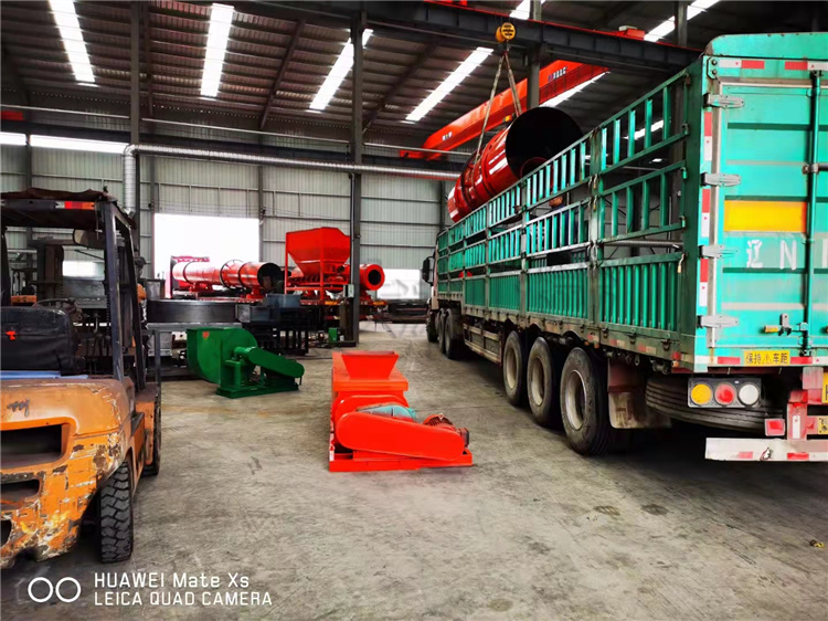 遼寧盤錦客戶年產(chǎn)3萬噸顆粒有機肥生產(chǎn)線第二車發(fā)貨