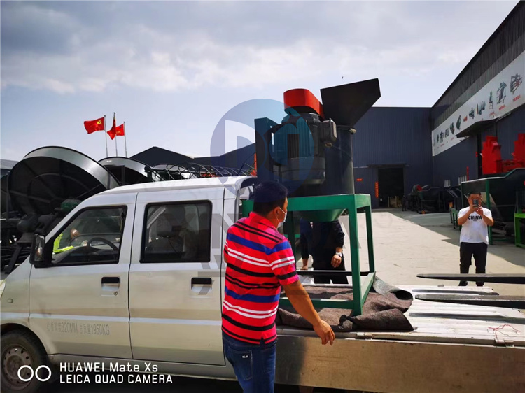 60����ʽ������Ϸ���C(j��)�l(f��)��ɽ�|�͑��F(xi��n)��(ch��ng)