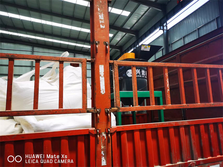 吉林客戶(hù)60立式粉碎機(jī)發(fā)貨現(xiàn)場(chǎng)