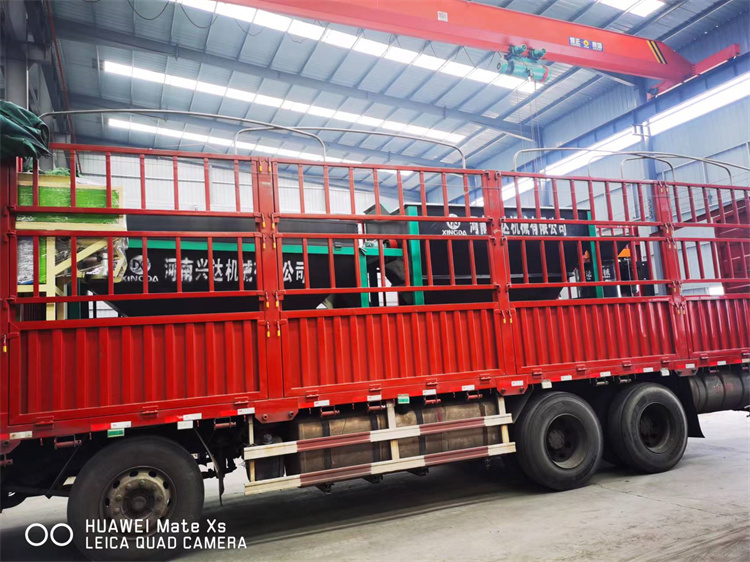 寧夏固原客戶年產(chǎn)一萬噸粉劑有機肥生產(chǎn)線發(fā)貨現(xiàn)場