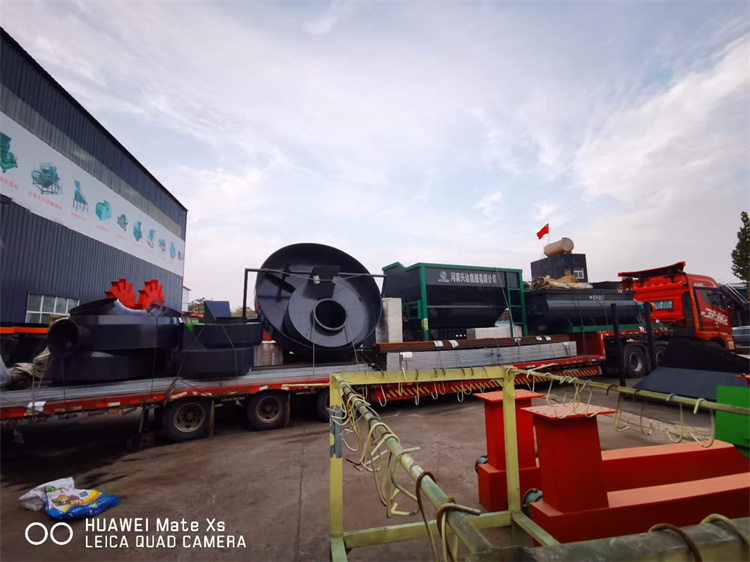 年產(chǎn)5萬噸顆粒有機(jī)肥生產(chǎn)線第四車發(fā)貨現(xiàn)場