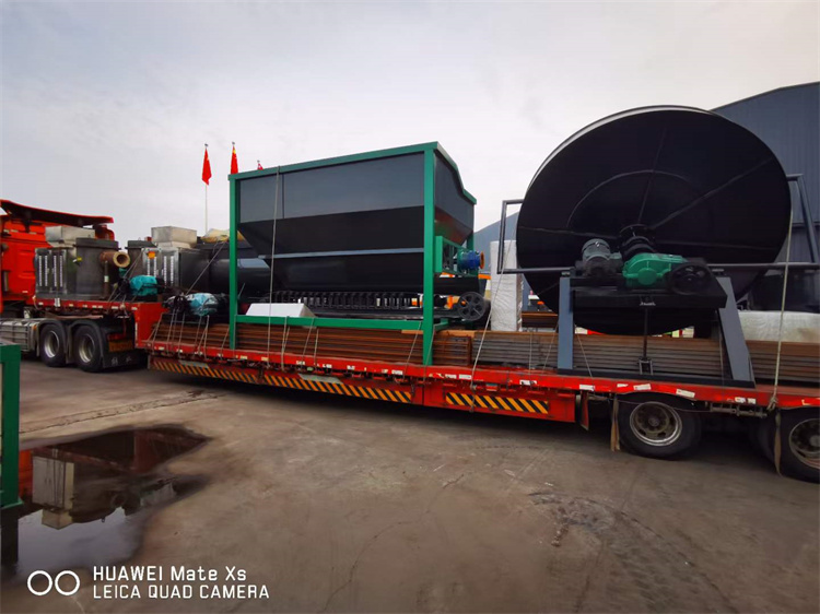 年產(chǎn)5萬噸顆粒有機(jī)肥生產(chǎn)線第四車發(fā)貨現(xiàn)場