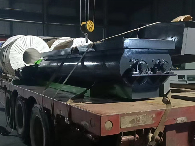 有機雙軸攪拌機發(fā)貨現(xiàn)場