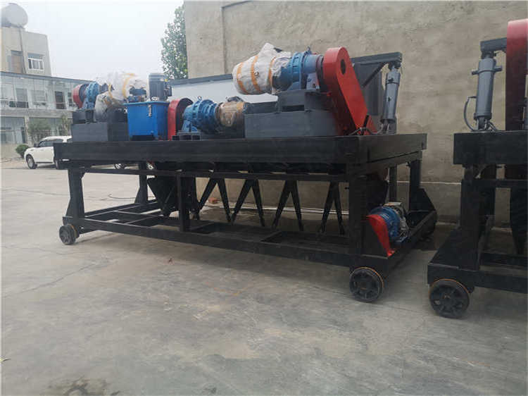 發(fā)酵全液壓履帶翻堆機(jī)牛糞堆肥機(jī)