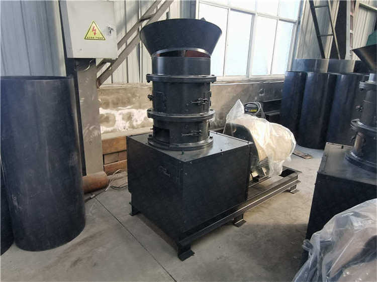 煤泥擠壓顆粒機平模造粒機物料出料最佳,免烘干直接裝袋
