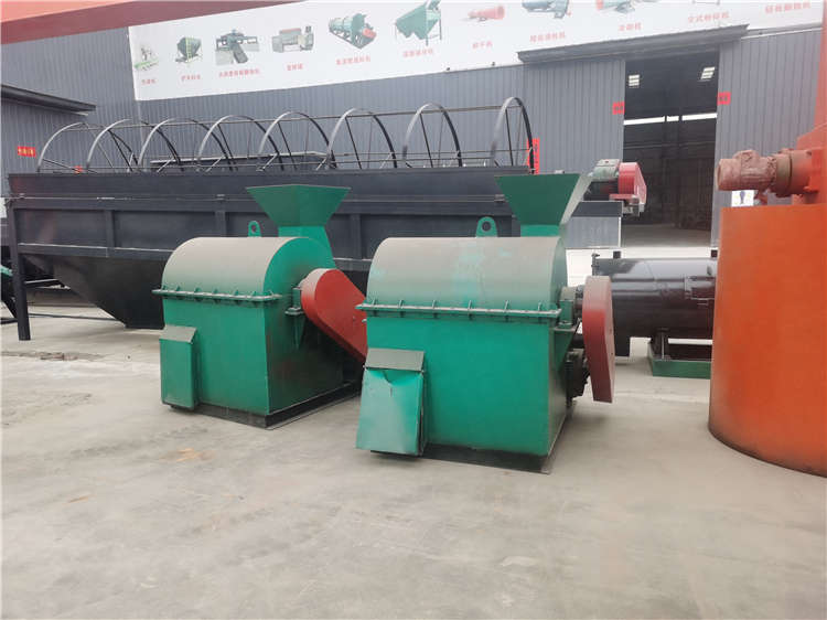 豬糞高濕物料粉碎設(shè)備,腐殖酸碎料加工破碎機(jī)