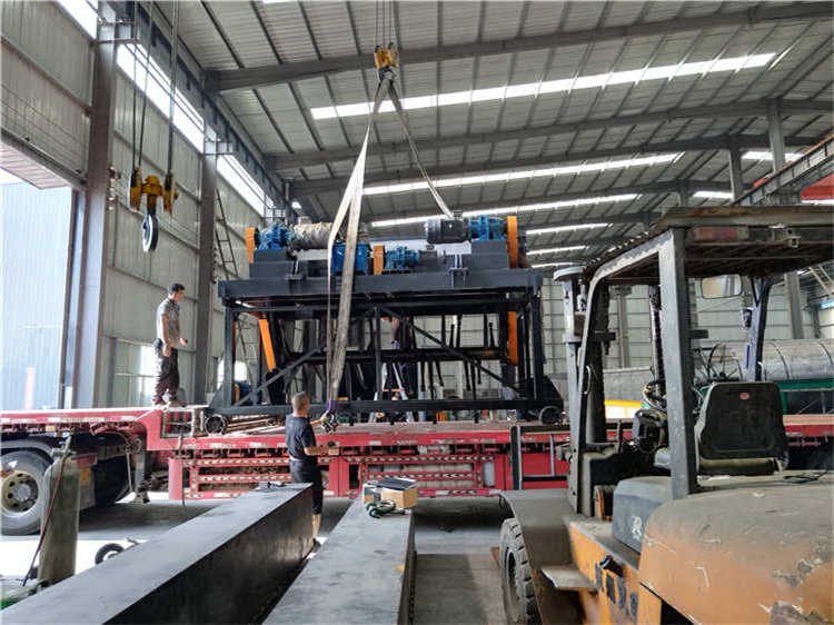 �l(f��)�͸����u�S�ЙC��Һ����ʽ�����C�l(f��)؛